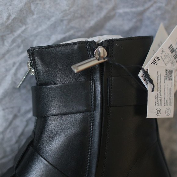 NWT BLACK LOW HEELED GENUINE LEATHER ANKLE BOOTS WITH BUCKLES. - Picture 8 of 9